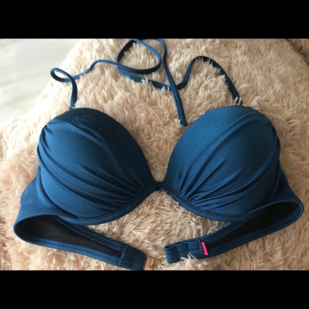 Victoria’s Secret bikini top 34c